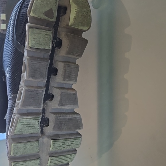 On Running Women's Black and Gray Shoes - Picture 11 of 12